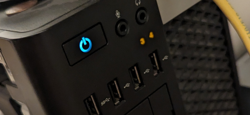 Números que indiquen estat DELL T5600 a la part de davant